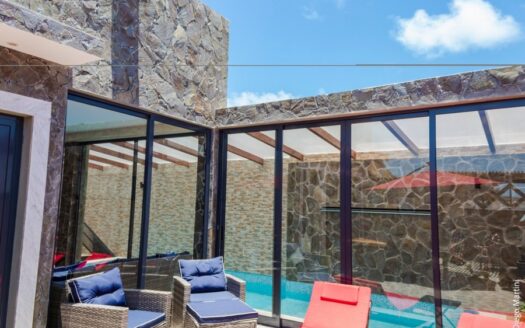 Beach front development land in Calhau